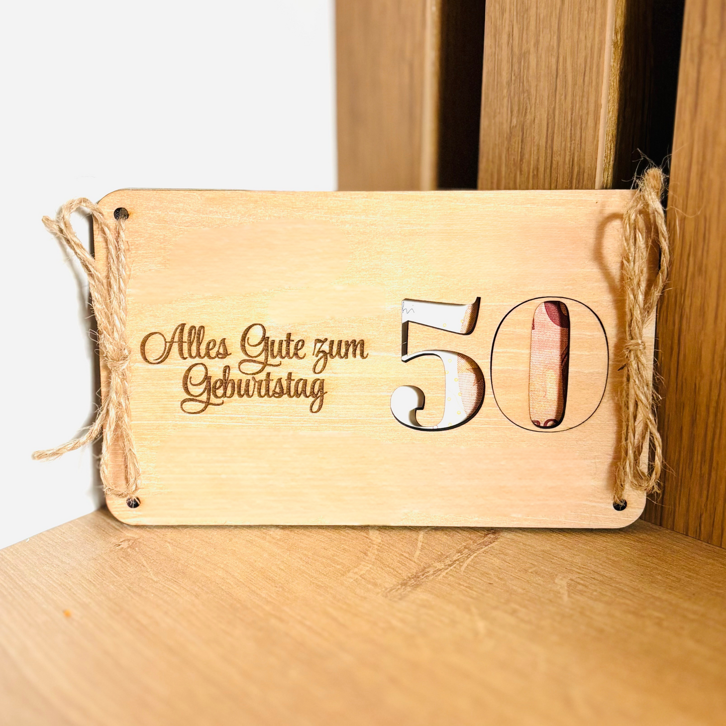 Geldgeschenk-Karte aus Holz mit Zahlen